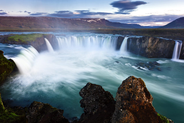 Iceland – Elves, Hákarl and boiling Earth
