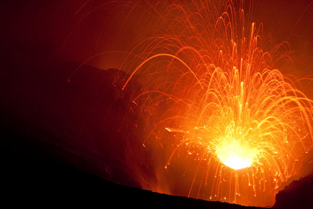 Fireworks on the other Side of the World – The Yasur volcano on Tanna/Vanuatu