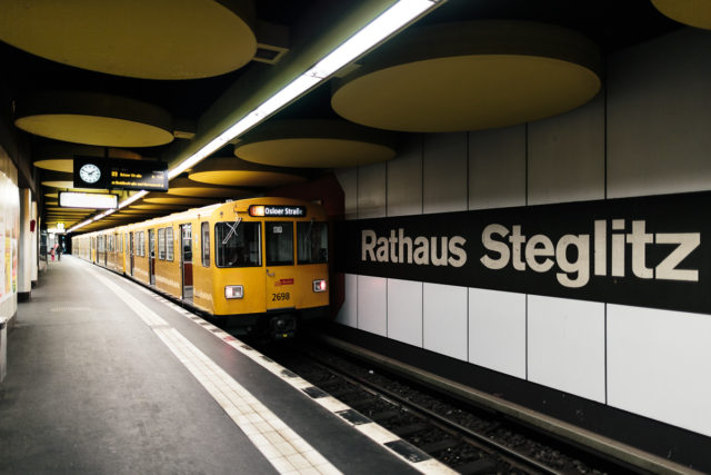 Bypassing East Berlin with the U9