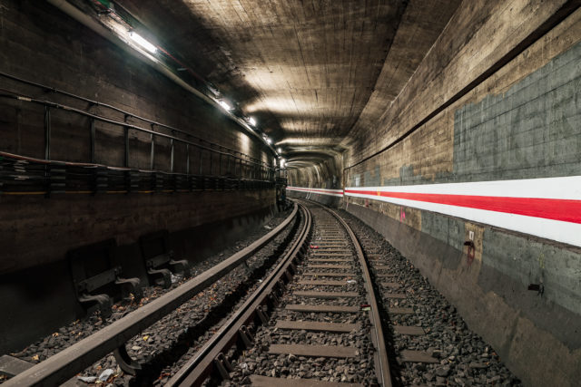 Waisen Tunnel – The East-West Escape through Berlin’s Underground