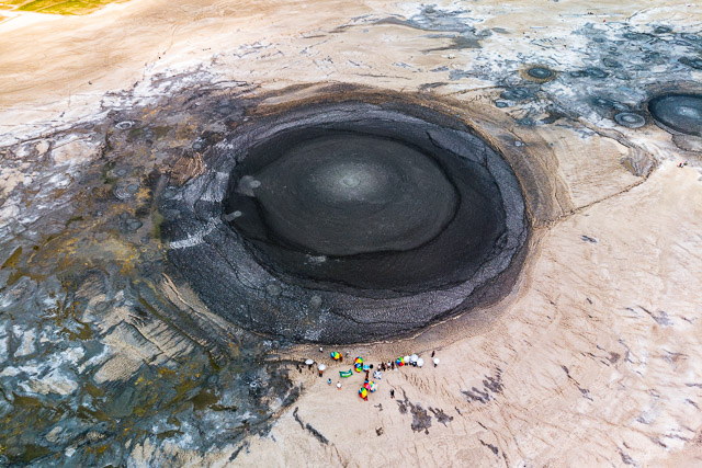 Indonesia’s giant grey Bubble – With the drone at Bledug Kuwu mud volcano